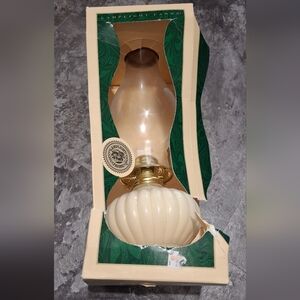 VTG Lamplight Farms White Ribbed Glass Oil Lamp With Shade Hurricane Lamp New.